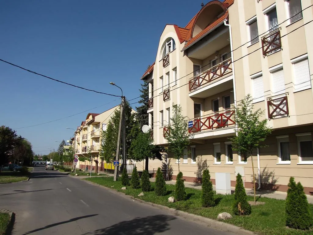 Zoli Apartmanok-Era Major 53 Hajduszoboszlo Apartment